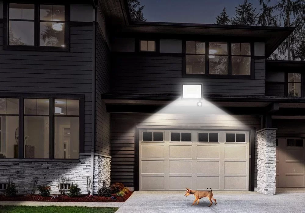 Підключення вуличного світильника з датчиком руху 1