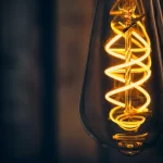 Філаментна лампочка