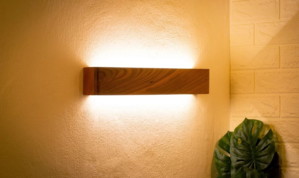 Краса та користь дерев’яних бра