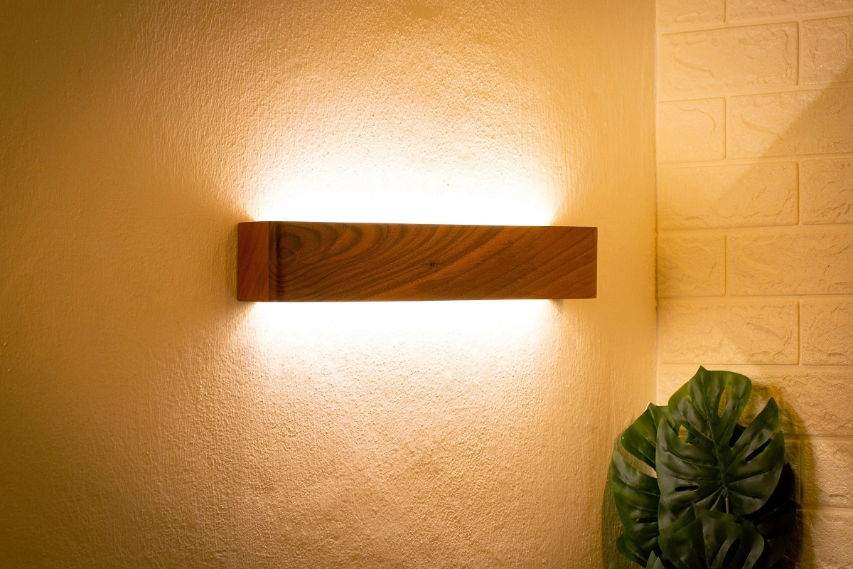 Бра з дерева 1